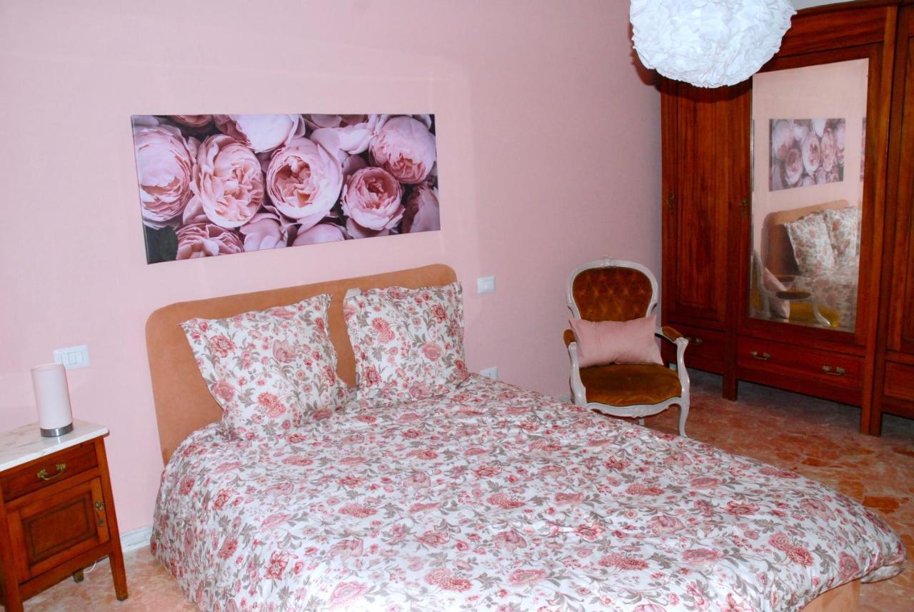 Casa Paolina Nel Centro Di Bracciano Villa Exterior foto